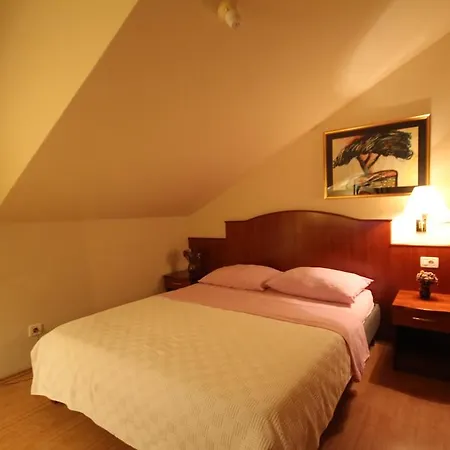 Guest house Koruna - Mali 4*