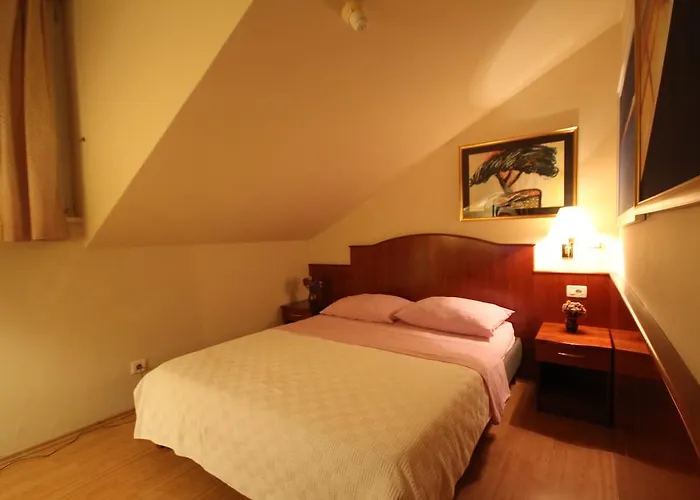 Гостевой дом Koruna - Mali 4*